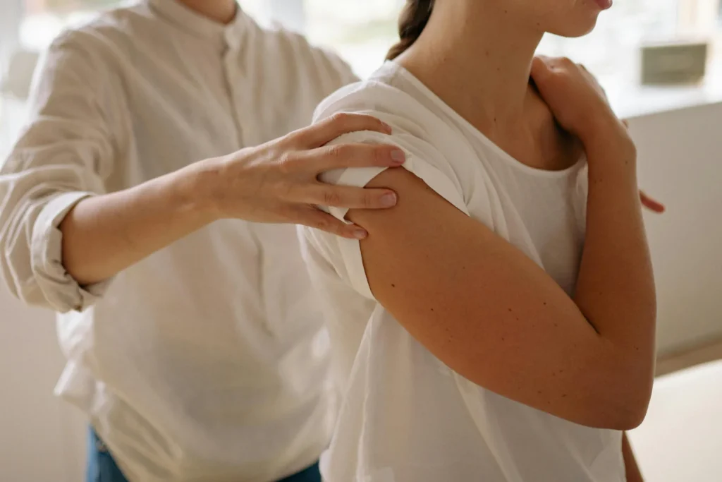 10 Langkah Pemulihan Bahu dengan Metode Alami dan Modern