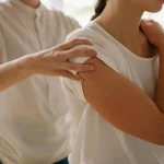 10 Langkah Pemulihan Bahu dengan Metode Alami dan Modern