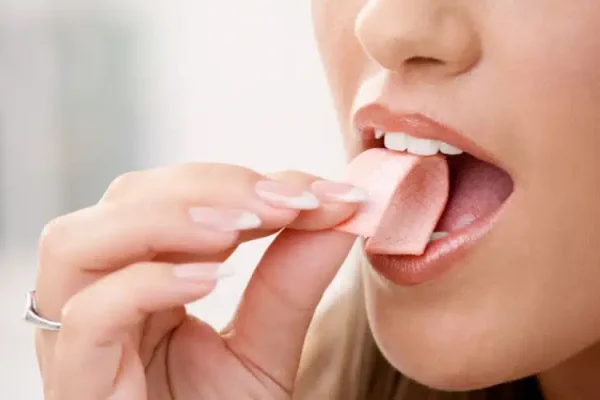 5 Tips Merawat Rahang Saat Sering Mengunyah Permen Karet 5 Tips Merawat Rahang Saat Sering Mengunyah Permen Karet