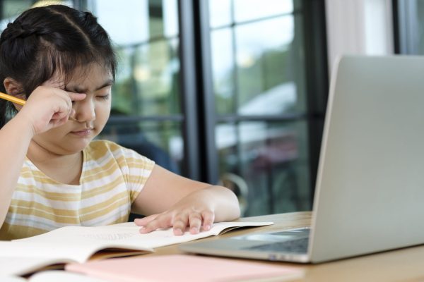 10 Tips Mengurangi Mata Lelah Akibat Terlalu Lama di Depan Layar