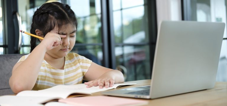 10 Tips Mengurangi Mata Lelah Akibat Terlalu Lama di Depan Layar