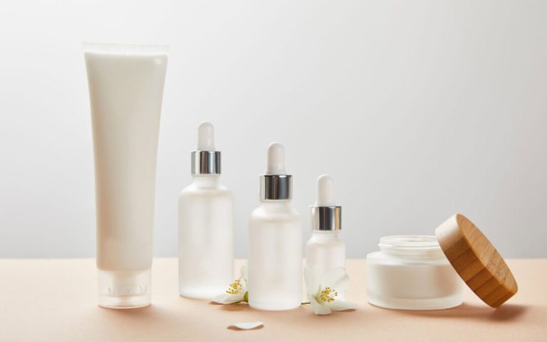5 Produk Skincare yang Wajib untuk Perawatan Dagu