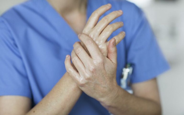 10 Kebiasaan Sehari-hari yang Membantu Kesehatan Tangan