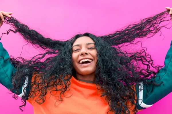 7 Cara Menguatkan Akar Rambut Secara Alami 7 Cara Menguatkan Akar Rambut Secara Alami