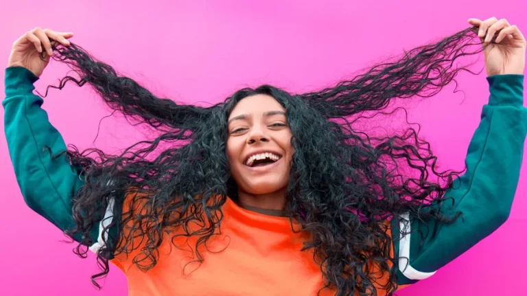 7 Cara Menguatkan Akar Rambut Secara Alami